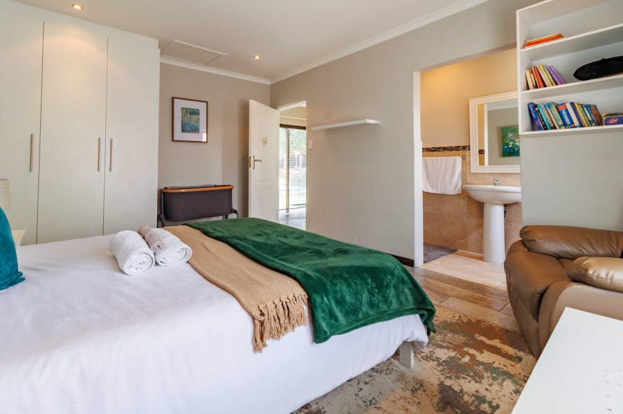 4 Bedroom Property for Sale in Flamingo Vlei Western Cape